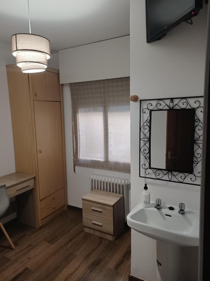 Hostal Forest Santiago de Compostela Room photo